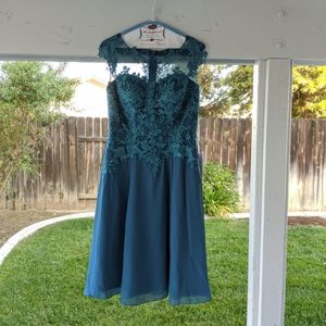 JJ's House Knee-Length Lace Dress